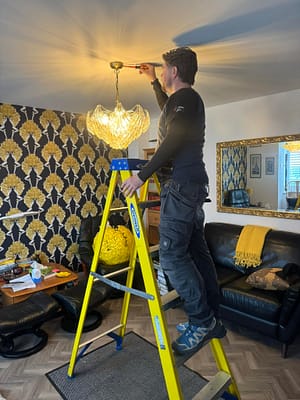 Electrician carrying out an EICR in St Albans